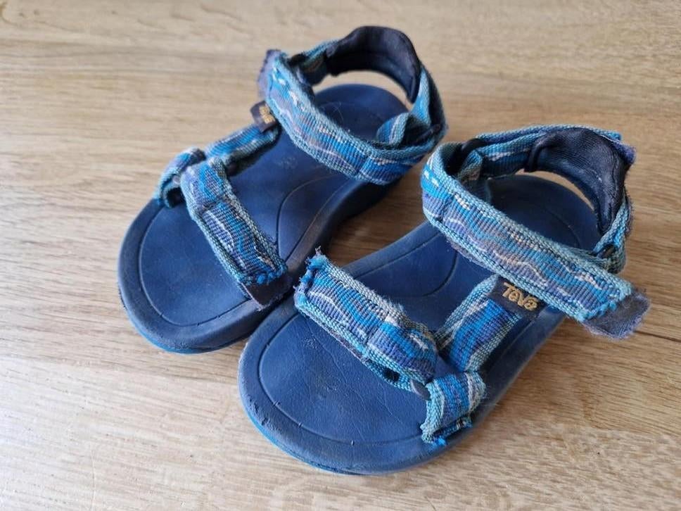 Teva maat 24, Ophalen of Verzenden, Zo goed als nieuw, Jongetje of Meisje, Schoentjes