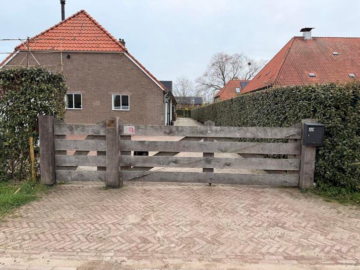 Houten elektrische poort met automatische opener, Ophalen, Met poort, Gebruikt, Tuinhek