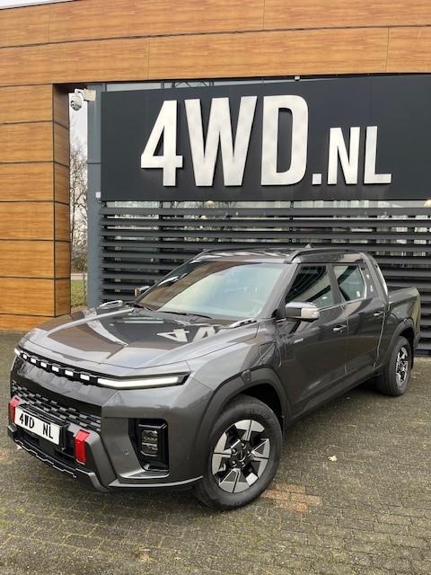 KGM MUSSO EV 82 KW PICK UP 5 pers 1800 KG trekhaak VOORRAAD, 81 kWh, Zwart, Parkeersensor, Leder