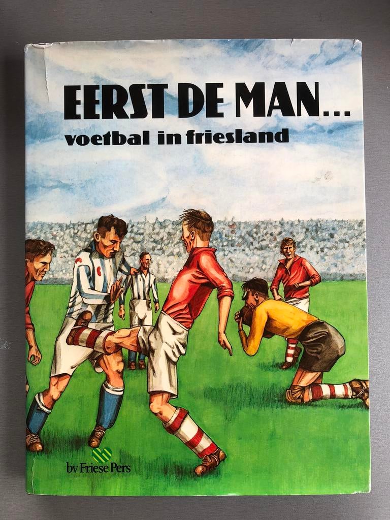 Eerst de man … Voetbal in Friesland 1979, Ophalen of Verzenden, Zo goed als nieuw