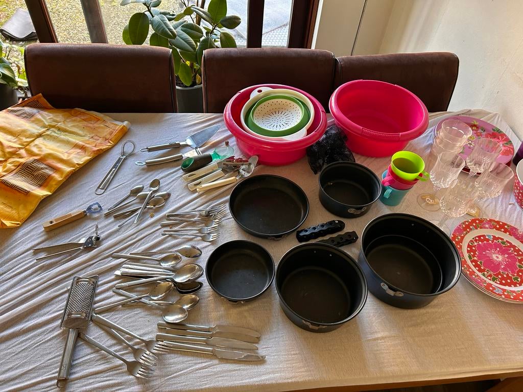Complete set camping spullen: servies, bestek, pannen & BBQ, Ophalen, Gebruikt