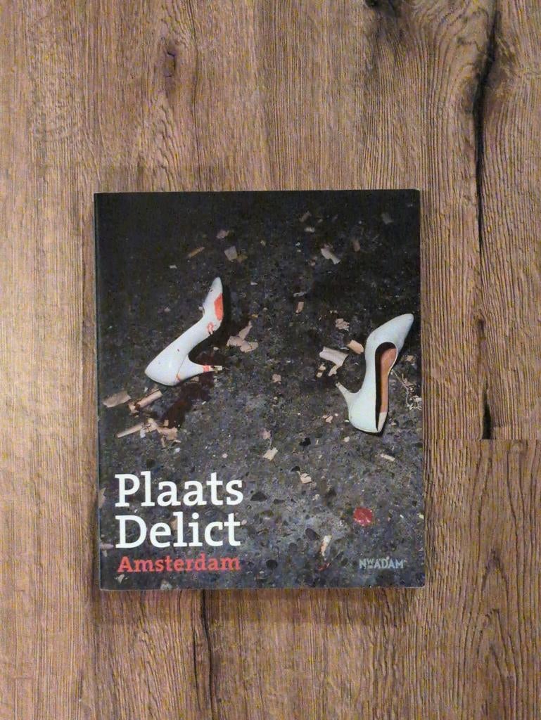 M. Missana - Plaats Delict Amsterdam, Boeken, Ophalen of Verzenden, Zo goed als nieuw, M. Missana; R. Suermondt