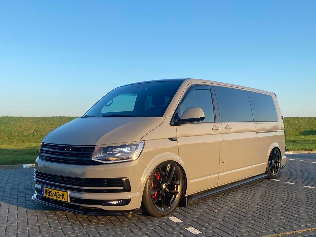 Unieke Volkswagen Transporter highline caravelle 2020 250PK!, Auto's, Automaat, Zwart, 4 cilinders, Volkswagen