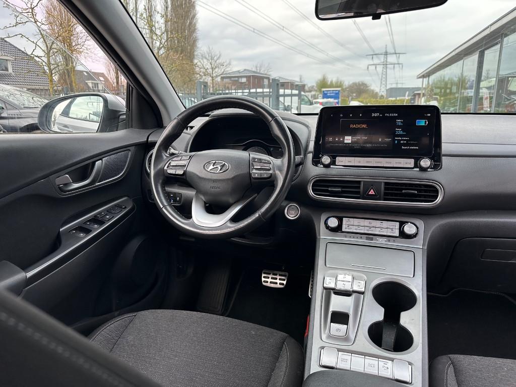 Hyundai Kona EV Comfort Smart 64kWh 3-Fase | SOH 93% | Navi, Gebruikt, 64 kWh, SUV of Terreinwagen, Adaptive Cruise Control