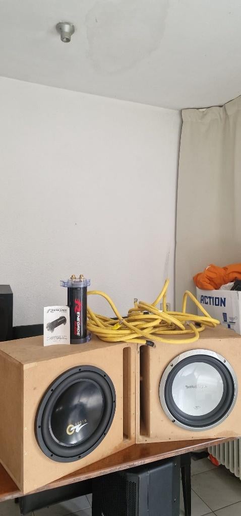 2x Subwoofer + Condensator + Dikke Kabels – Car Audio Bundle, Ophalen, Zo goed als nieuw