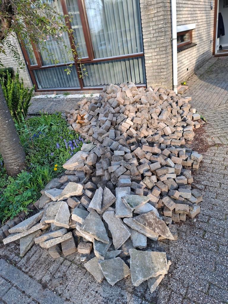 GRATIS - ca 5 m2 klinkers 10x10 + paar flagstones, Ophalen, Gebruikt, Natuursteen, Klinkers