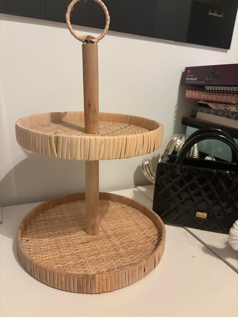 Etagere rotan, Ophalen of Verzenden, Zo goed als nieuw