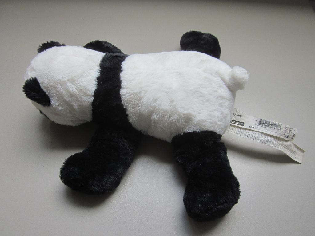 Ikea Kramig 302.213.16 superzacht wit-zwarte Panda beer knuf, Ophalen of Verzenden, Nieuw, Beer