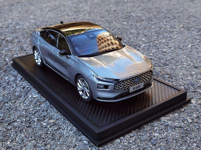 1:18 Ford Mondeo - 2022 - Grijs metallic NIEUW!, Overige merken, Auto, ., Nieuw