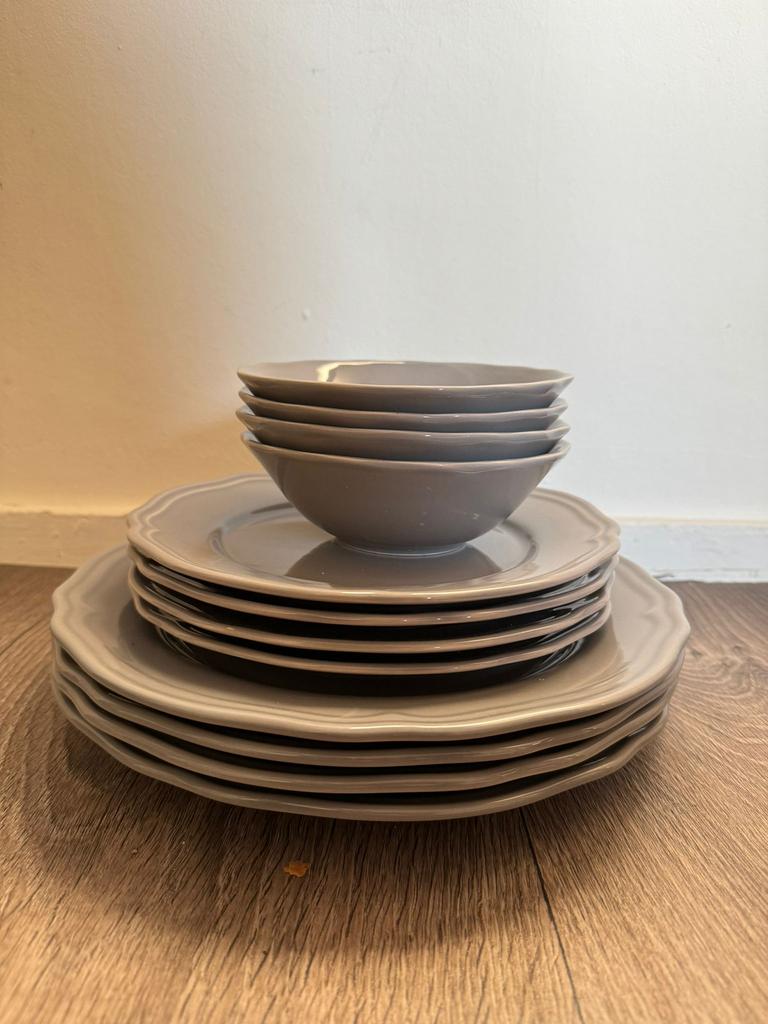 Ikea service grijs, Ophalen, Overige stijlen, Bord(en)