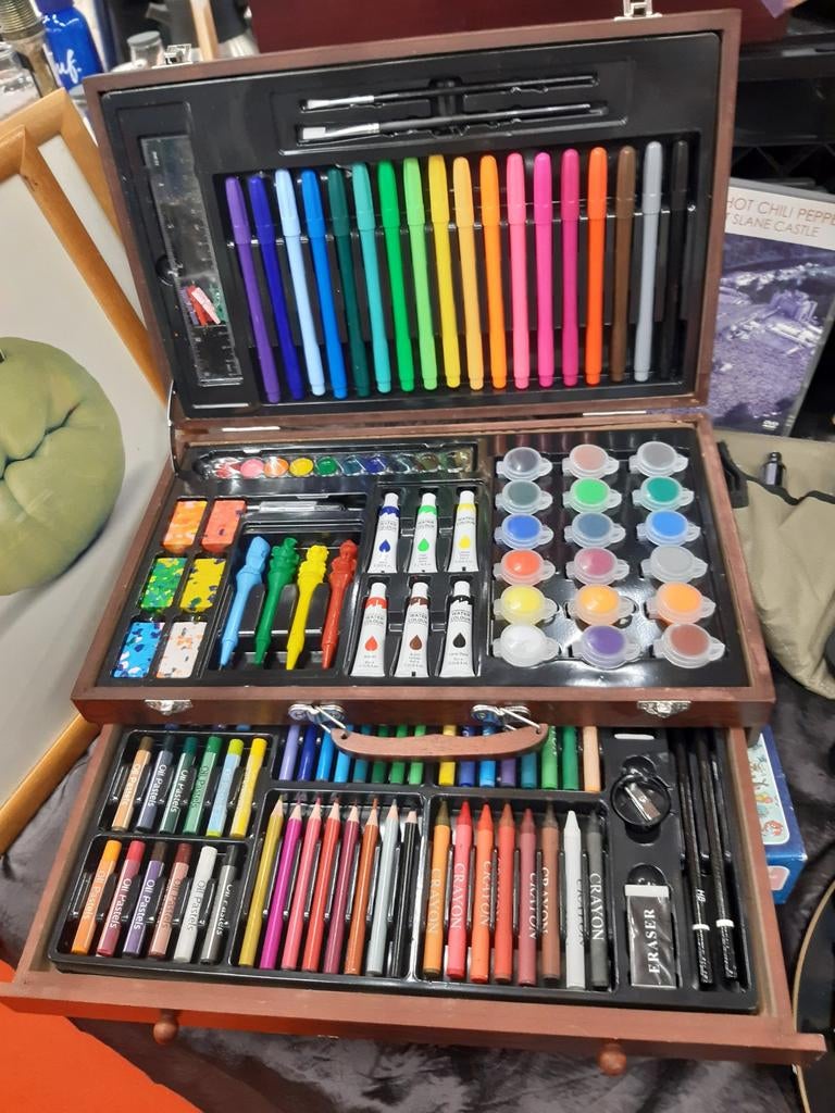 Complete Schilderkoffer met Tekenmaterialen, Hobby en Vrije tijd, Schilderen, Ophalen of Verzenden, Zo goed als nieuw, Overige typen