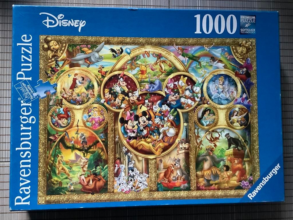 Disney puzzel 1000 de mooiste disney thema’s gouden lijst, Ophalen of Verzenden, 500 t/m 1500 stukjes, Zo goed als nieuw, Legpuzzel