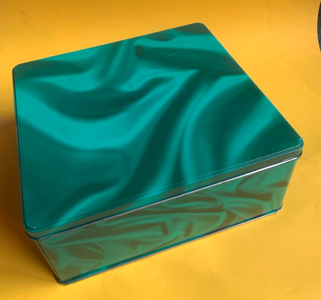 Delacre koekjesblik - Groen gemarmerd, Verzamelen, Ophalen of Verzenden, Gebruikt, Koek(jes), Overige merken