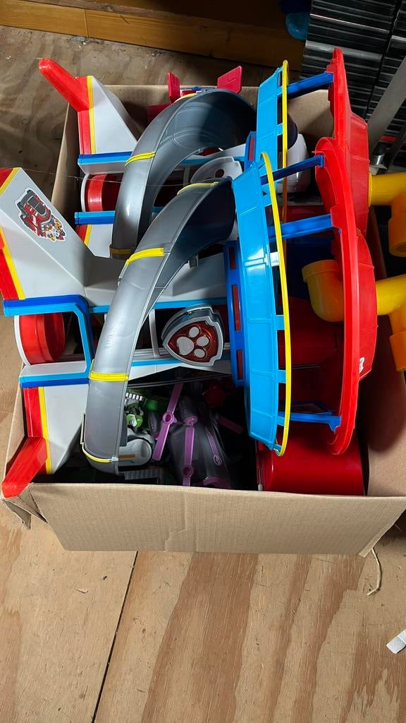 Heel veel paw patrol, van uitkijktorens tot vrachtwagen, Kinderen en Baby's, Speelgoed | Speelgoedvoertuigen, Ophalen, Zo goed als nieuw