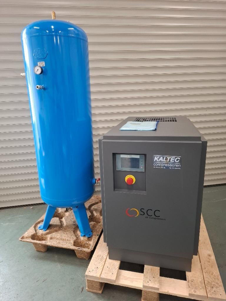 3kW schroefcompressor, 370Ltr/min., Demo / showroom model, Ophalen, Nieuw, 200 tot 400 liter/min, Geluidgedempt