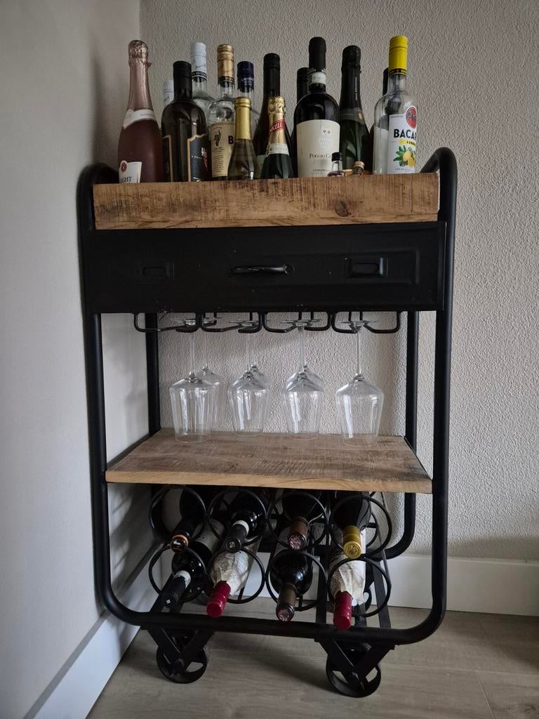 Industrieel Wijnrek met Glasrek, Ophalen, Gebruikt