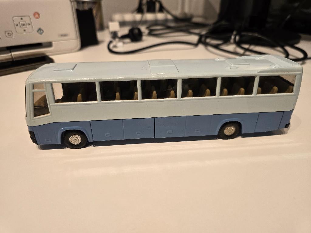 Volvo touringcar, Hobby en Vrije tijd, Modelauto's | 1:50, Ophalen of Verzenden, Gebruikt, Bus of Vrachtwagen, Overige merken
