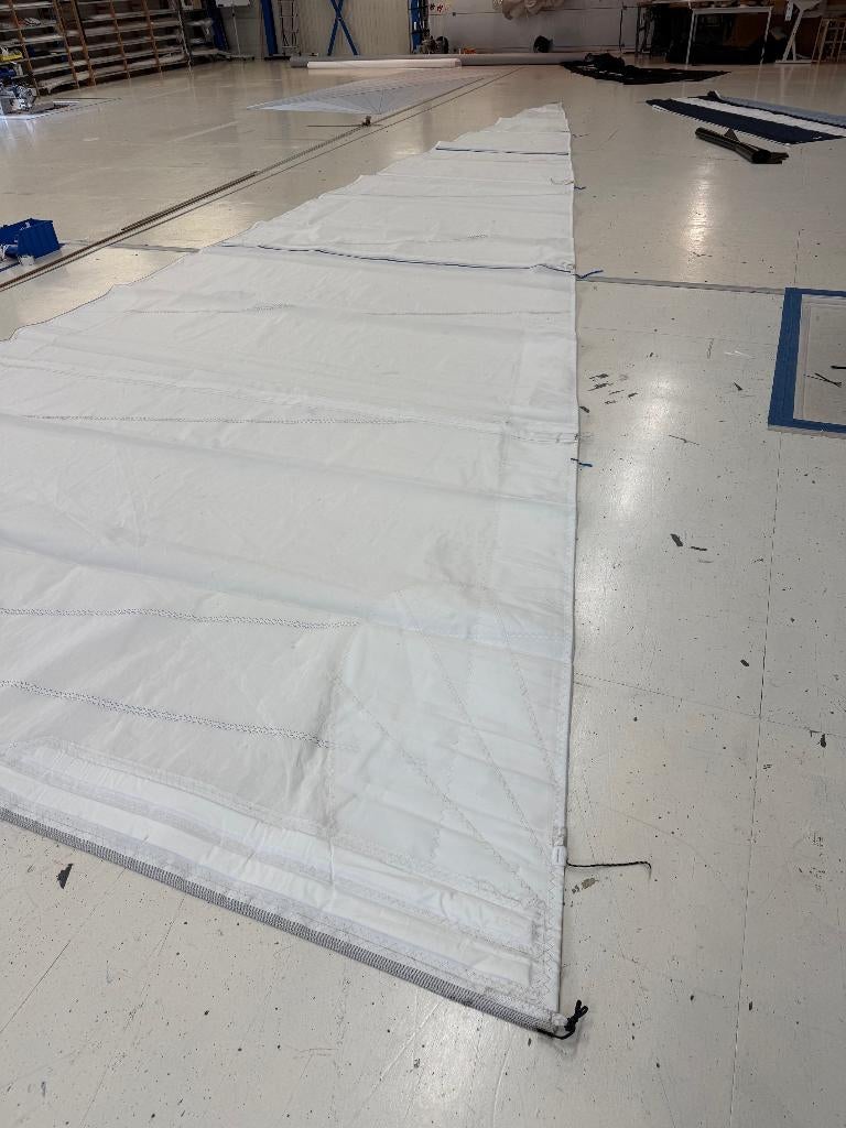 77. Rol grootzeil in giek, 6 meter of meer, Grootzeil, Verbreepark 11, Hagoort Sails