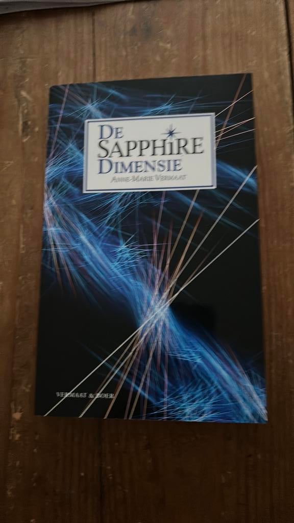 A.M. Vermaat - De Sapphire Dimensie, Boeken, Ophalen of Verzenden, Zo goed als nieuw, A.M. Vermaat