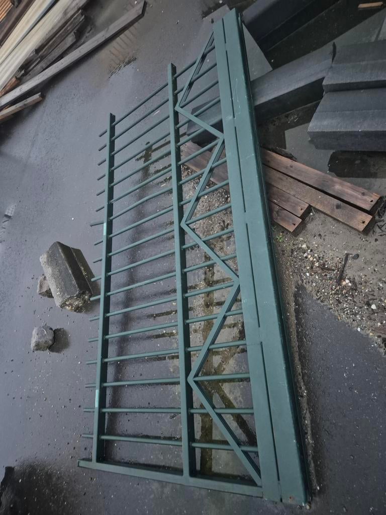 Mooi metalen hek, Ophalen of Verzenden, Zo goed als nieuw