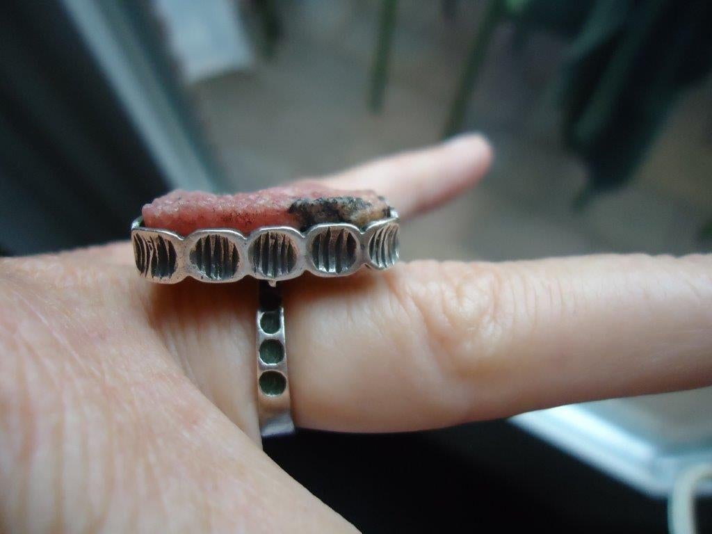 mooie echt zilveren ring met rhodosiet jaren 70 gemerkt 16,5, Sieraden, Tassen en Uiterlijk, Ringen, Ophalen of Verzenden, Met edelsteen