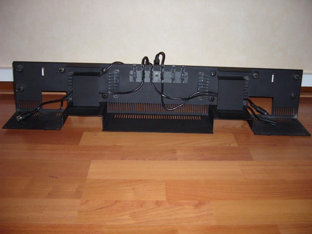 bang&olufsen b&o muurbeugel voor 2500/2500 luidsprekers, Info@bang-olufsen.dk, Zo goed als nieuw, Bang & Olufsen, Bang&olufsen alle 1/dk-7600 struer/denmark