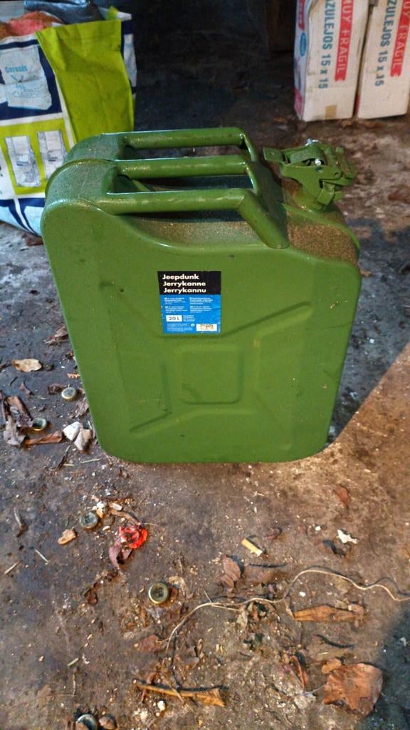 Dieselclip / Jerrycan, Minder dan 75 liter, Ophalen of Verzenden, Gebruikt, Metaal