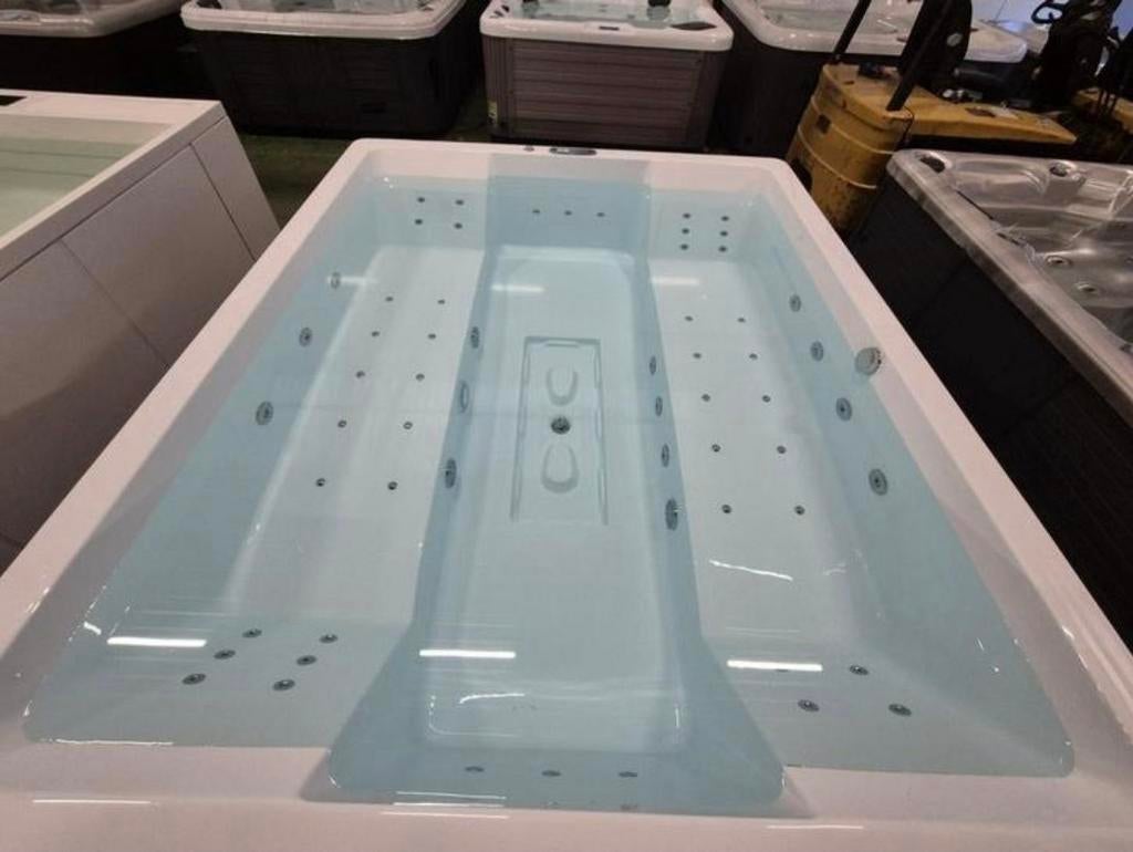 Jacuzzi showmodel NU VOOR €7500‼️ €18.000 nieuw prijs, Ophalen of Verzenden, Nieuw, Filter