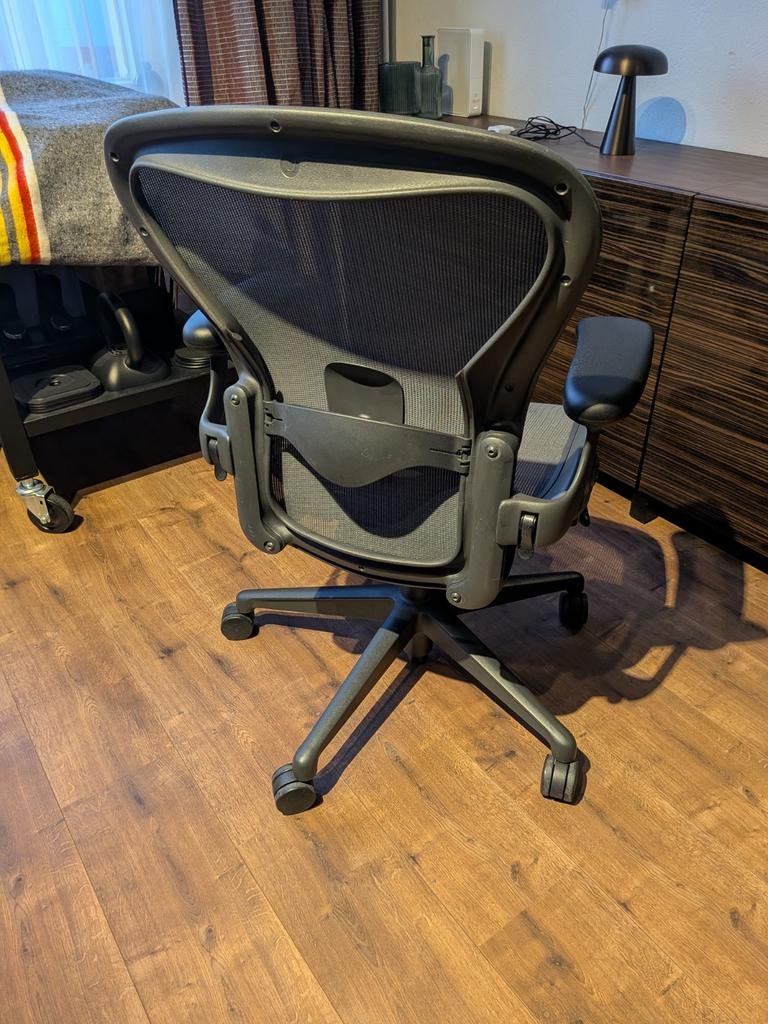 Herman Miller Aeron Remastered maat B, Gaming bureaustoel, Gebruikt, Ophalen of Verzenden, Grijs