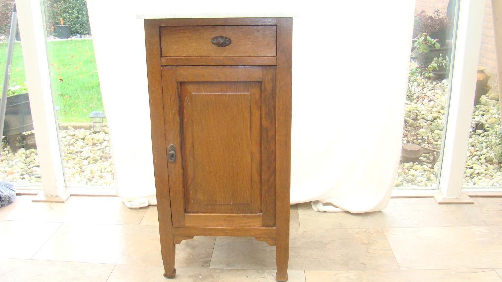 Nachtkastje met marmeren blad, Ophalen of Verzenden