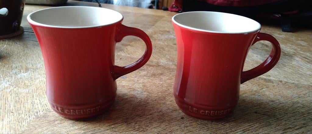 2 Le Creuset bekers - Zo goed als nieuw, Huis en Inrichting, Keuken | Servies, Keramiek, Nieuw, Ophalen of Verzenden, Overige stijlen