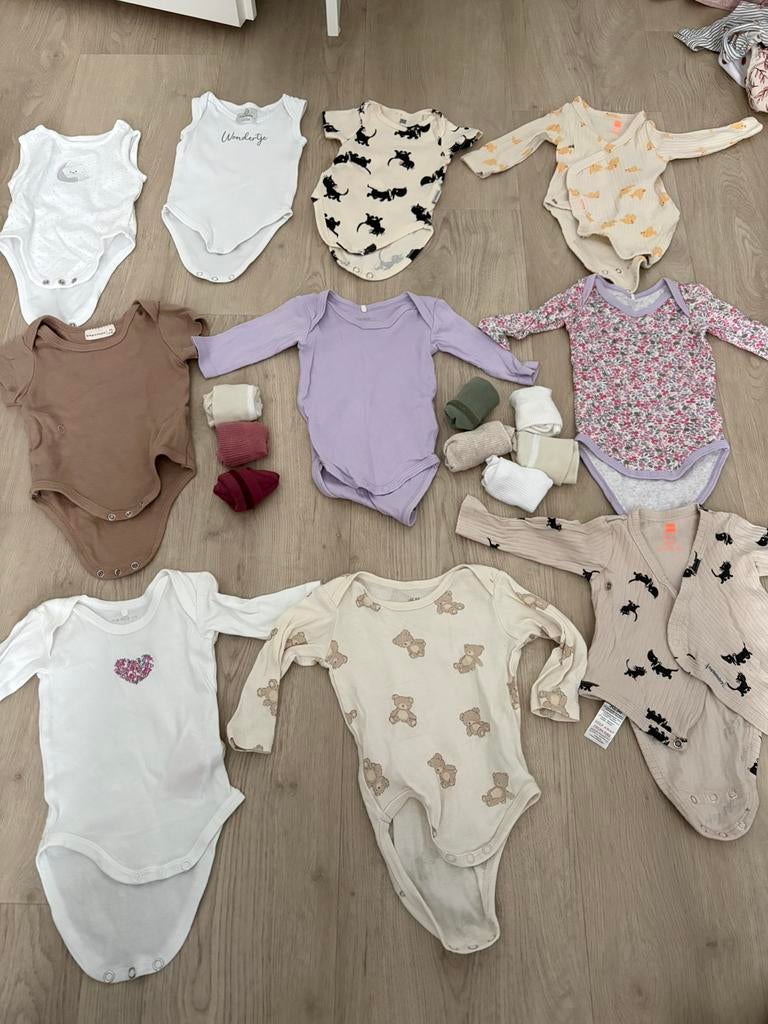 10 rompertjes en 8 paar sokken, Ophalen of Verzenden, Zo goed als nieuw, Maat 56