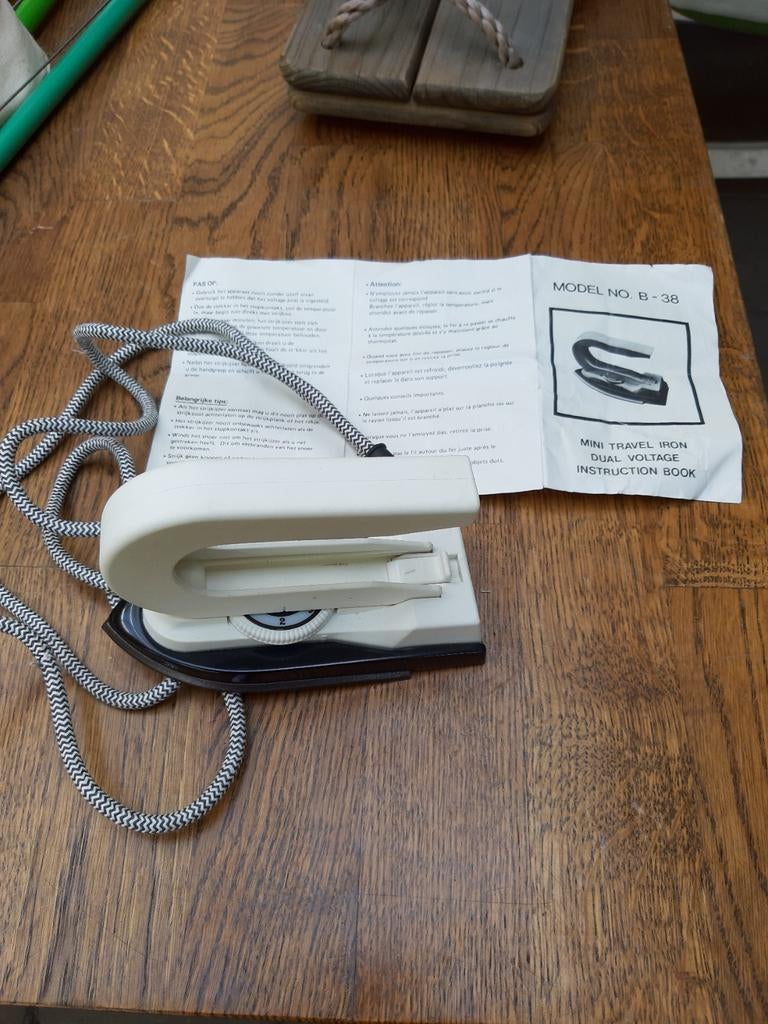 Reisstrijkijzer, Witgoed en Apparatuur, Strijkijzers en Strijkplanken, Ophalen of Verzenden