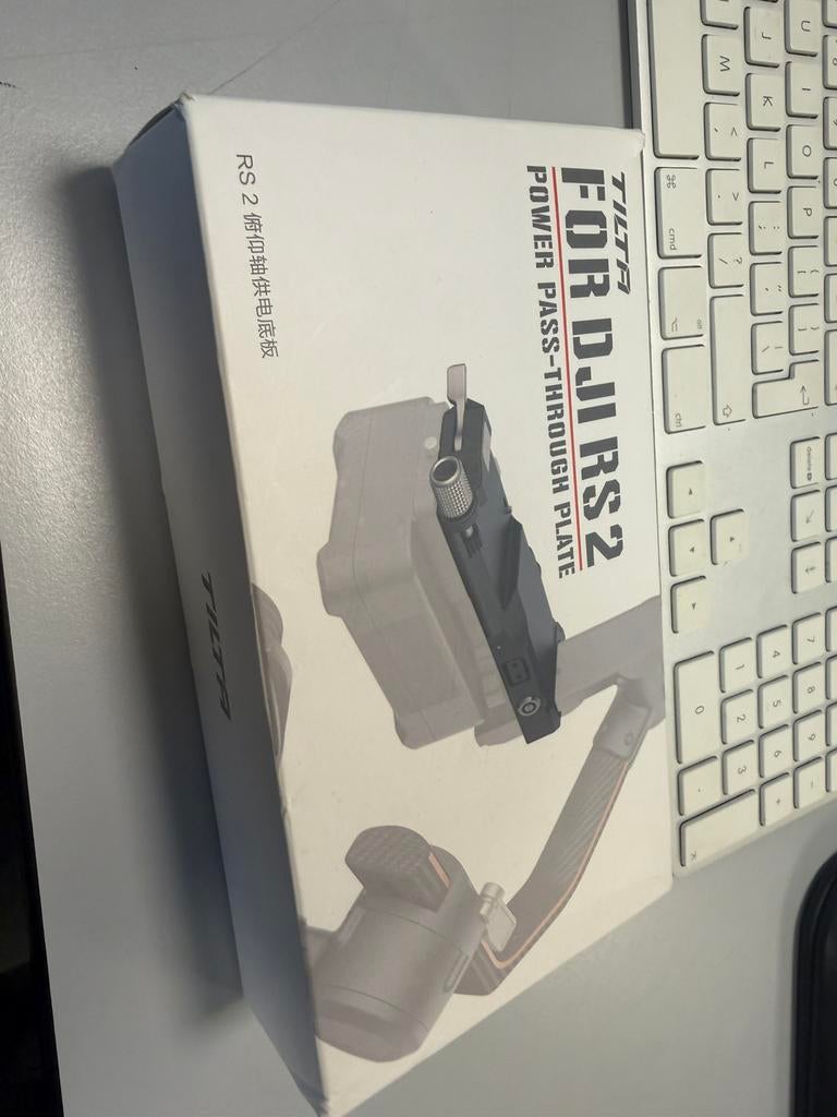 Power pass-through plate van tilta, Ophalen of Verzenden, Zo goed als nieuw