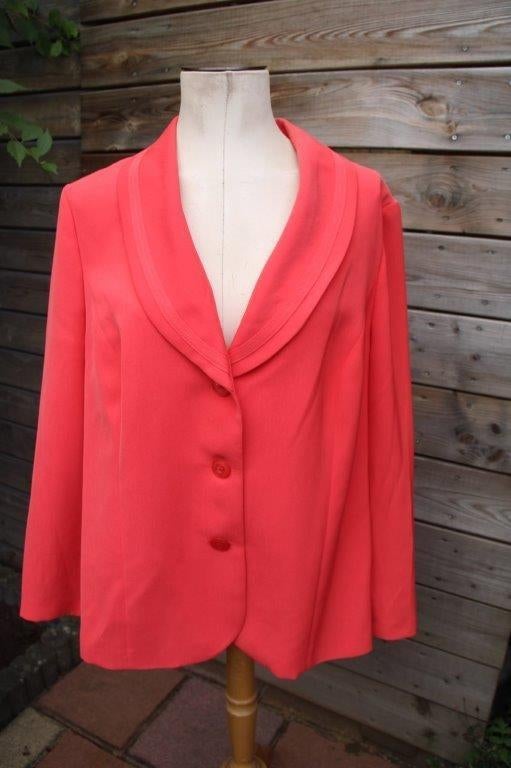 Jasje koraal Habella mt 46 Vaste prijs, Maat 46/48 (XL) of groter, Zo goed als nieuw, Jasje, Rood