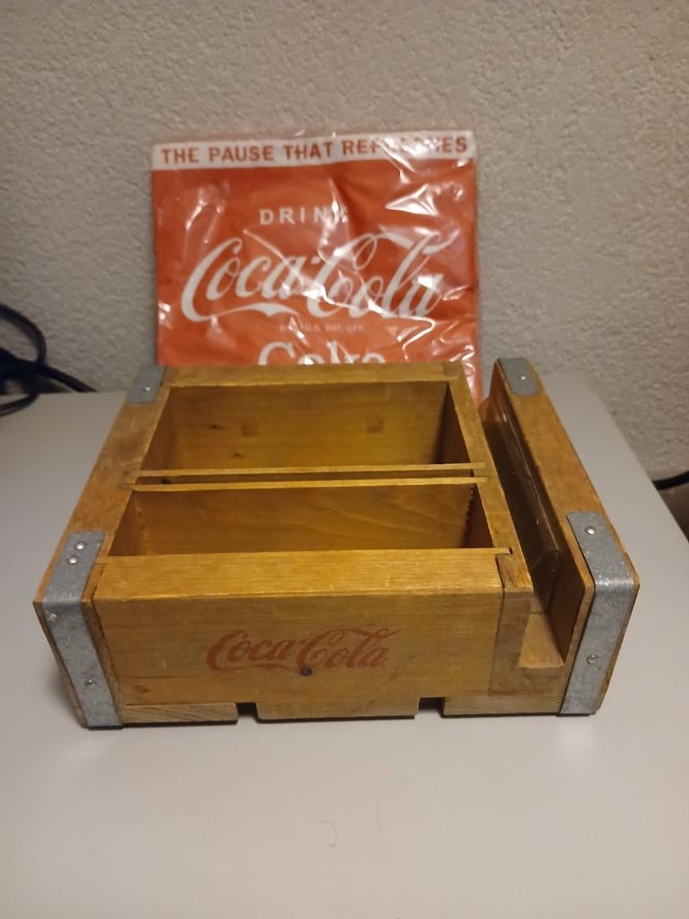Vintage Coca-Cola houten krat met servetten, Ophalen of Verzenden, Zo goed als nieuw, Gebruiksvoorwerp