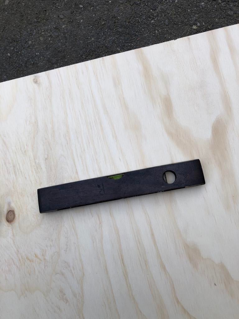 Gebruikt gereedschap: waterpas en winkelhaak, Antiek en Kunst, Ophalen of Verzenden