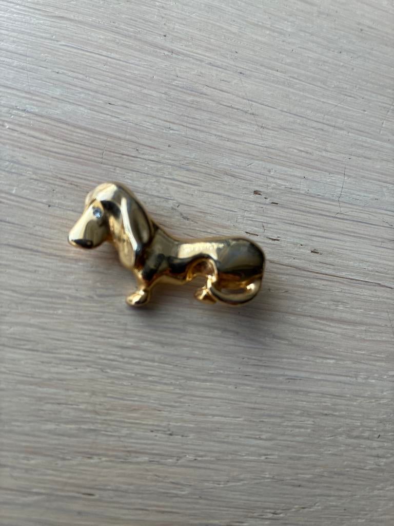 Vintage Paris Bijoux Teckel Goudkleurig Speldje, Overige materialen, 4 tot 7 cm, Ophalen of Verzenden, Zo goed als nieuw