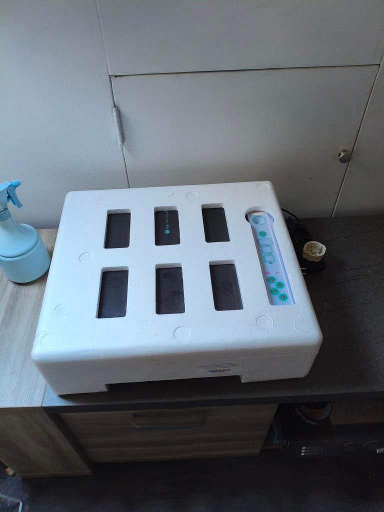 Te koop broedmachine met toebehoren, Dieren en Toebehoren, Ophalen, Zo goed als nieuw, Broedmachine