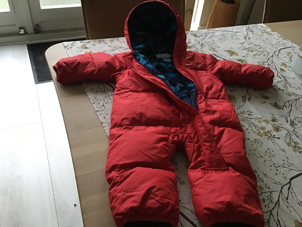 Columbia Baby skipak rood - maat 6-12 maanden, Kinderen en Baby's, Ophalen of Verzenden, Zo goed als nieuw, Jongetje of Meisje