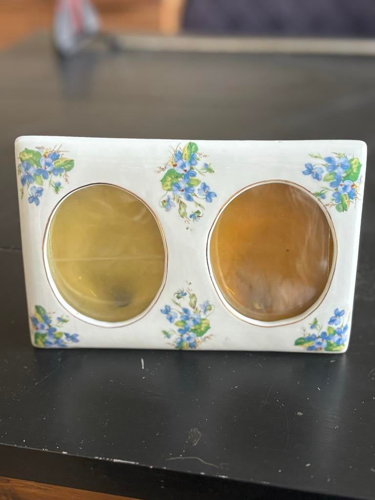 Vintage Porseleinen Fotolijstje Ovaal met Bloemmotief, Antiek en Kunst, Ophalen