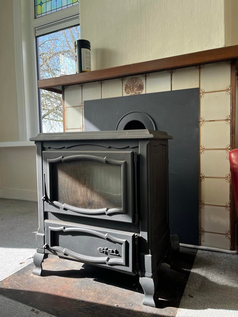 Gaskachel Toledo van Fonderies du Lion, Ophalen, Gebruikt, Gas, Vrijstaand