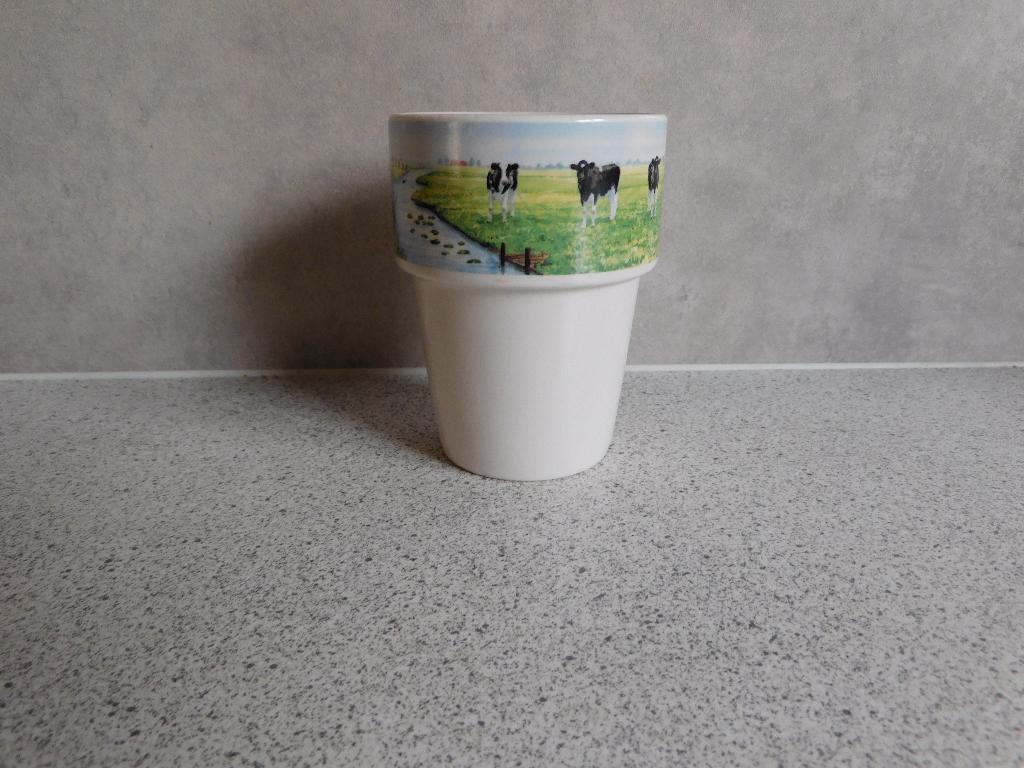 Melkbeker Kukelemorgen Wiebe van der Zee, Overige typen, Ophalen of Verzenden, Zo goed als nieuw, Overige stijlen