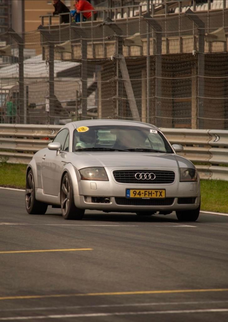 Audi TT Quattro 1.8T 20V - Circuit / trackdays, TT, Zwart, 4 cilinders, 4 stoelen