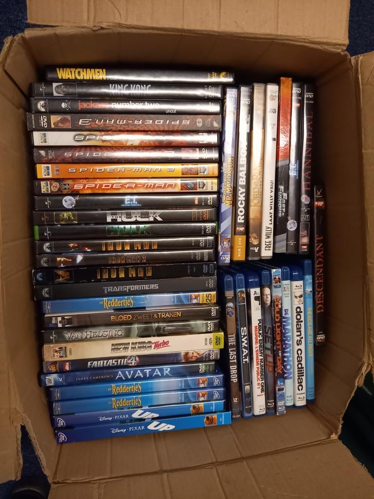 Doos vol met films, disneys en blu rays. +/- 100 stuks, Vanaf 16 jaar, Ophalen, Zo goed als nieuw