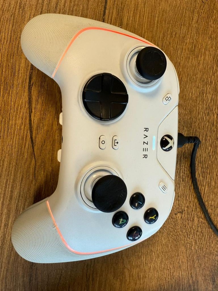 razer controller wolverine v2 chroma, Spelcomputers en Games, Gebruikt, Info@opruimdeals.nl, Ophalen of Verzenden, Nijverheidscentrum 44