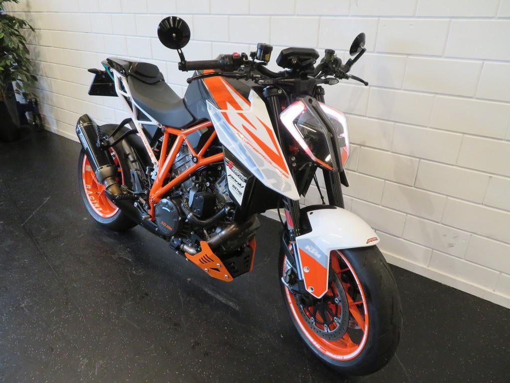 KTM 1290 SUPER DUKE FULL! AKRA HISTORIE, Bedrijf, Naked bike