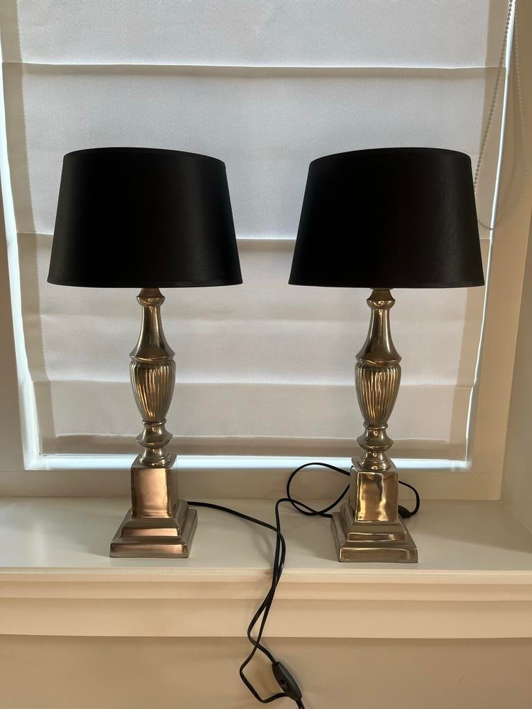 Set van 2 Zilverkleurige Lampenvoeten met Zwarte Kappen, Ophalen, Zo goed als nieuw, Metaal, 50 tot 75 cm