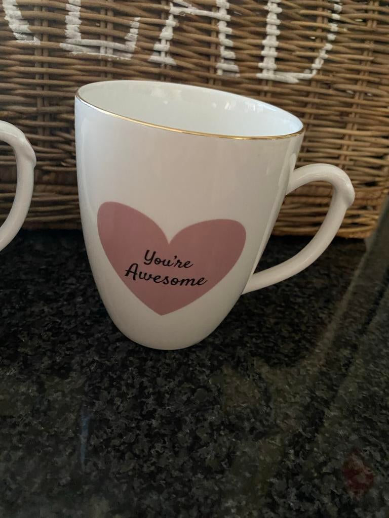 4 mokken Riviera Maison met hartjes en stippen nieuw, Nieuw, Ophalen of Verzenden, Overige stijlen, Kop(pen) en/of Schotel(s)