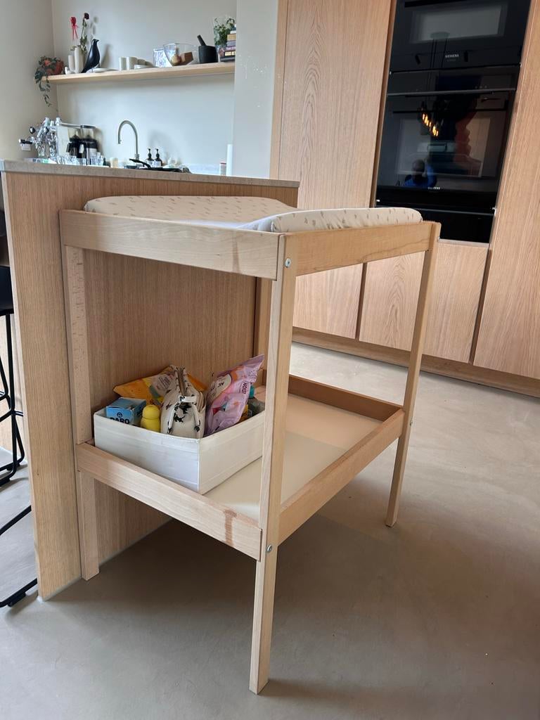 Ikea Sniglar commode met verschoonkussen, Kinderen en Baby's, Kinderkamer | Commodes en Kasten, Gebruikt, Minder dan 75 cm, 70 cm of meer